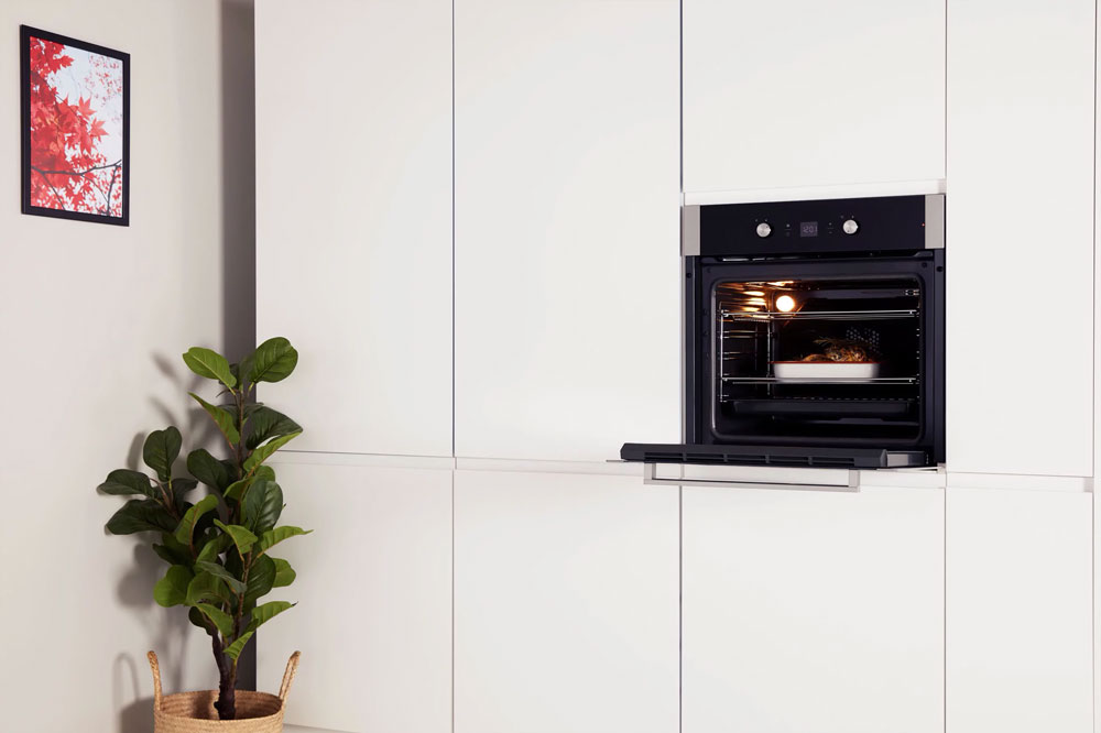 Blomberg_BIOven_OEN9302X_StainlessSteel_AngledOpen