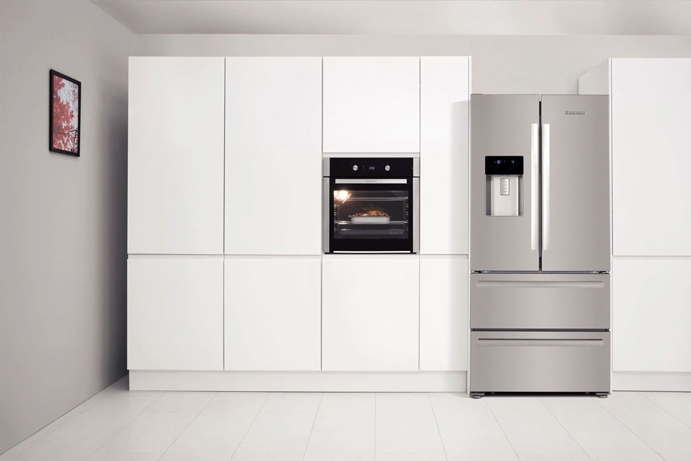 Blomberg_BIOven_OEN9302X_StainlessSteel_Lifestyle1