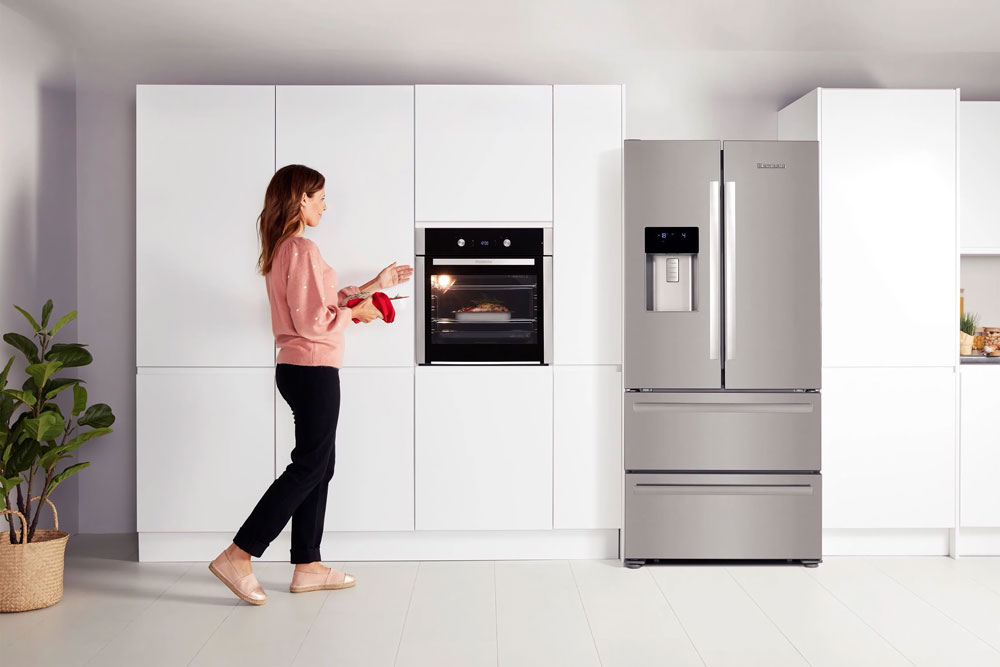 Blomberg_BIOven_OEN9302X_StainlessSteel_Lifestyle2