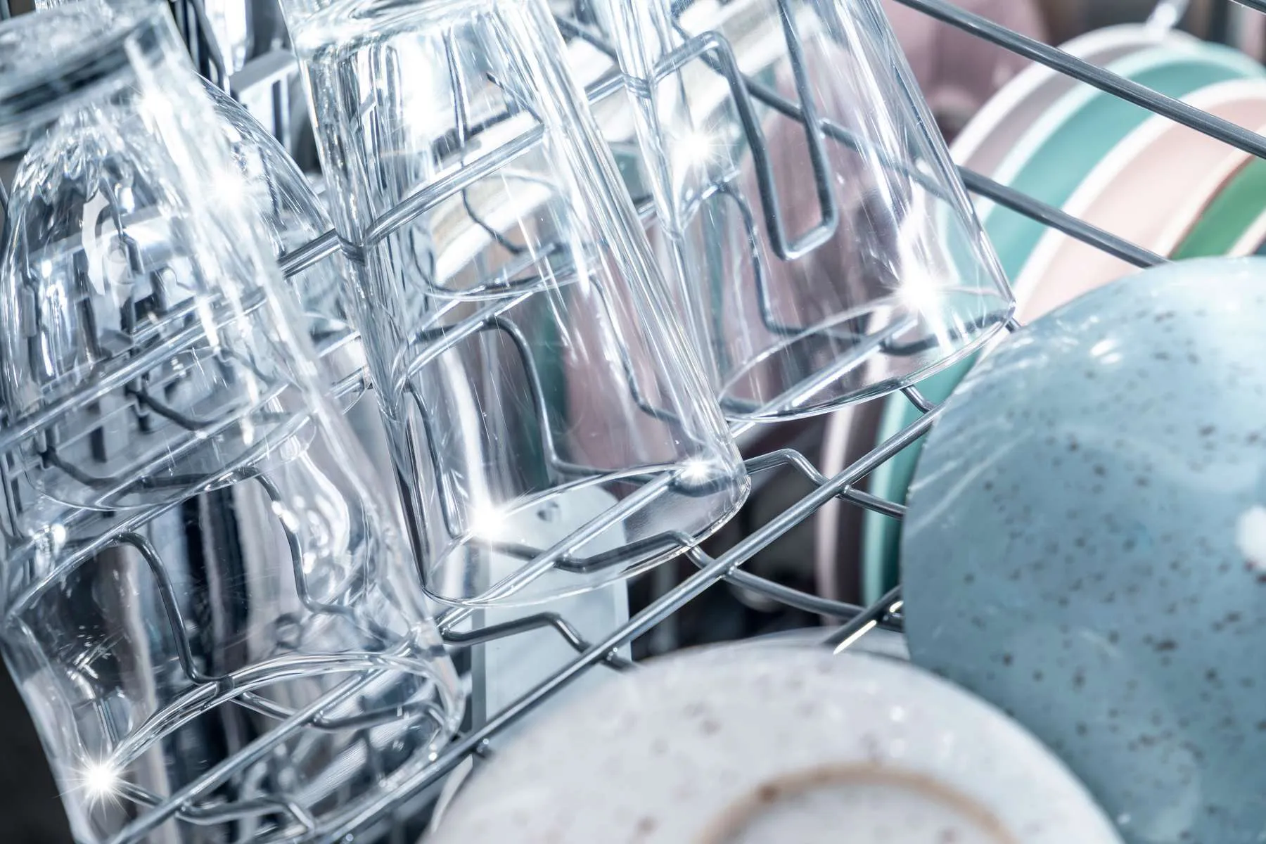 199320_file_web_Hisense-dw50-glassware-programme_jpg